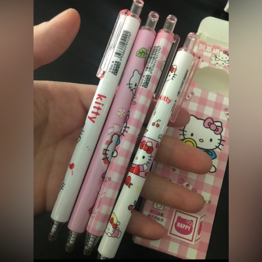 Hello Kitty - Picture 4 of 4